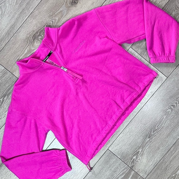 Calvin Klein Performance Hot Pink Cropped 1/4 Zip - Picture 2 of 14